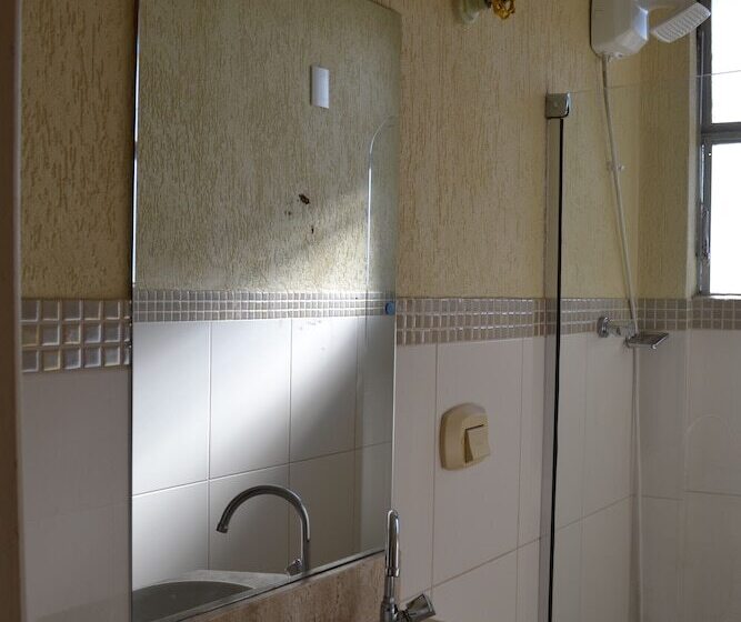 スタンダードルーム, Scala