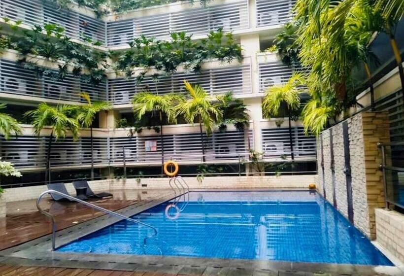 استودیوی استاندارد, Favila Condotel Unit 150 Newport Boulevard Near Airport Terminal 3 And All Other Airport