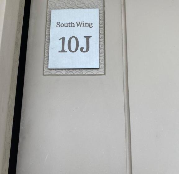 استودیوی استاندارد, Favila Condotel Unit 150 Newport Boulevard Near Airport Terminal 3 And All Other Airport