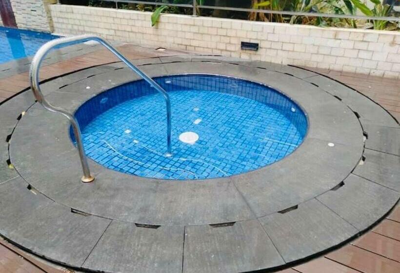 استودیوی استاندارد, Favila Condotel Unit 150 Newport Boulevard Near Airport Terminal 3 And All Other Airport