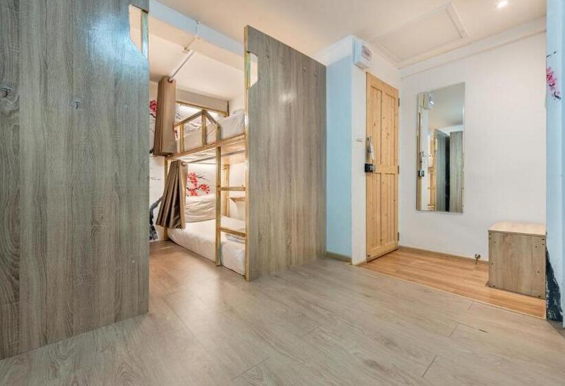 4인용 스탠다드 룸, โรงแรมชิบะรูม นครราชสีมา สาขามหาวิทยาลัยเทคโนโลยีสุรนารี