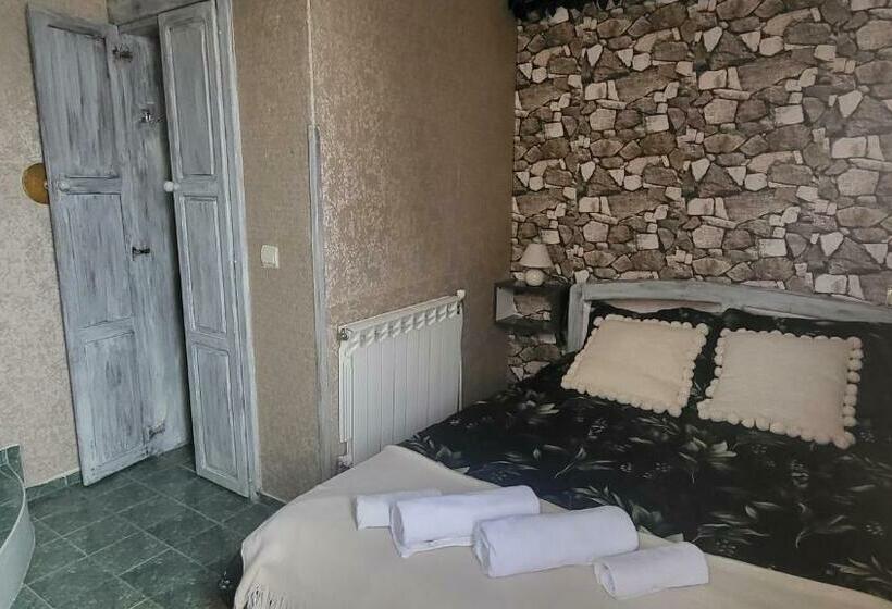 Номер Стандарт, Boina House