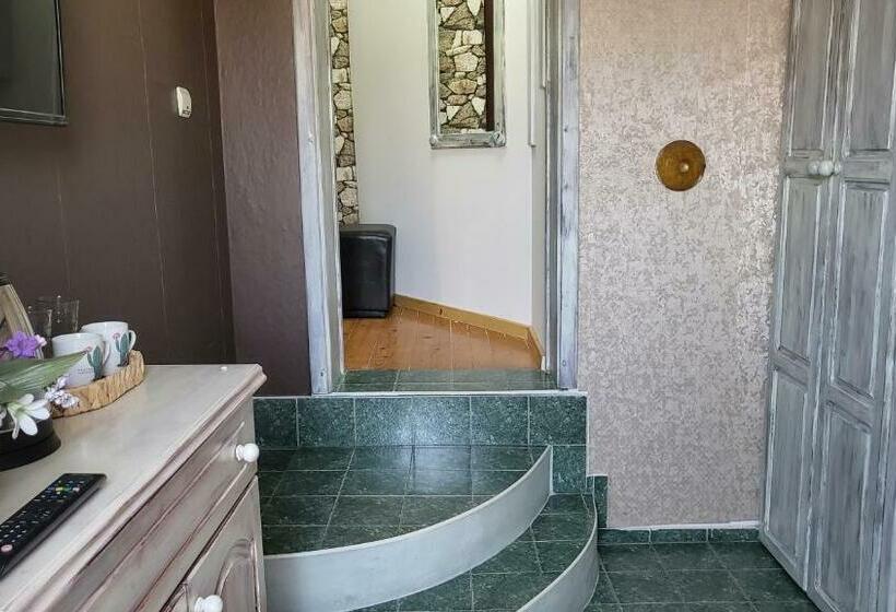 Номер Стандарт, Boina House