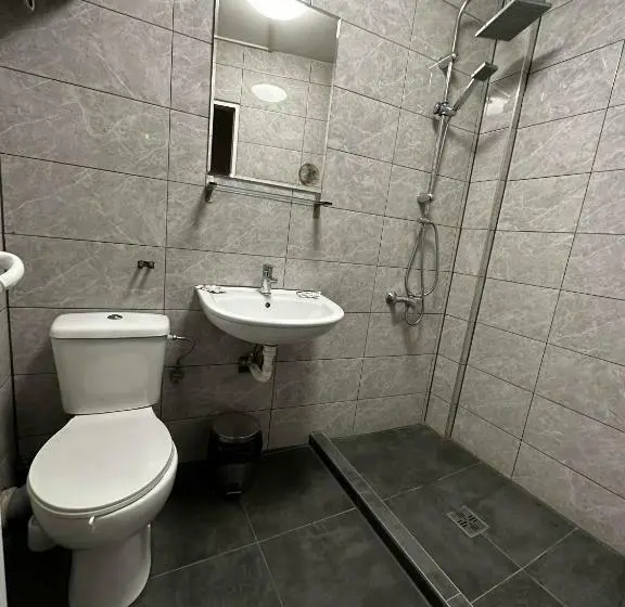 اتاق راحتی سه تخته, Casa Bucovineană