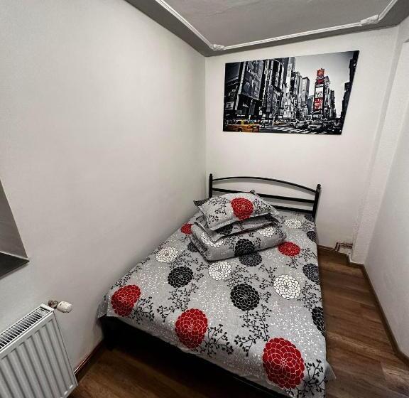 スタンダード4人部屋, Casa Bucovineană