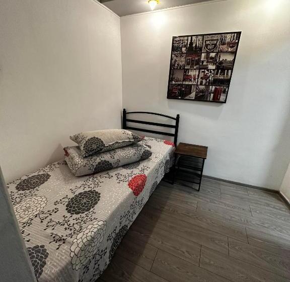 اتاق استاندارد سه نفره, Casa Bucovineană