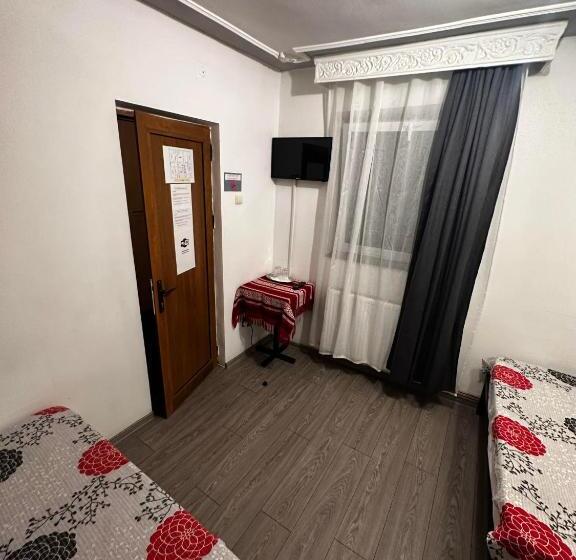 اتاق استاندارد چهار تخته, Casa Bucovineană