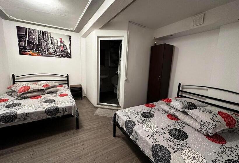 スタンダード4人部屋, Casa Bucovineană