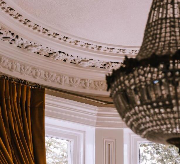 חדר סופריור עם מיטת קינג, The Harrison Chambers Of Distinction