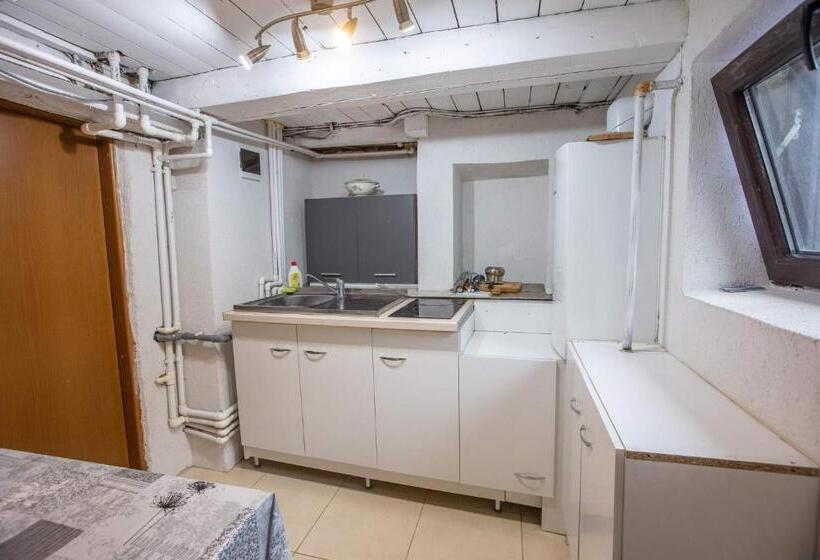 חדר קומפורט לשלושה, Casa Andy