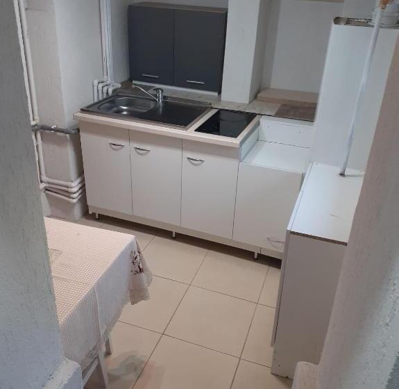 דירת שני חדרים, Casa Andy