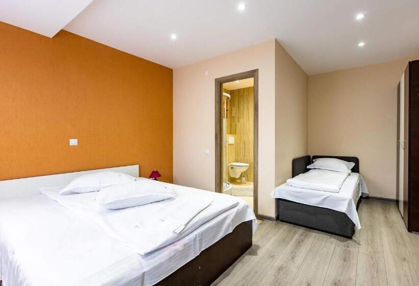 חדר קומפורט לשלושה, Casa Andy