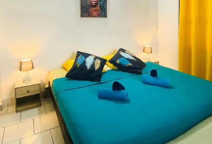 اتاق استاندارد با تراس, Auberge K Wan Hostel   Proche Plages