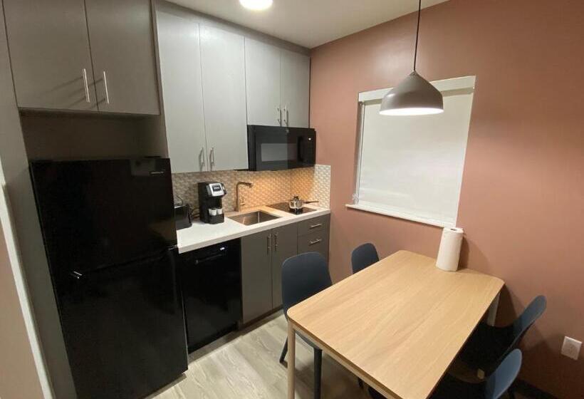 ジュニアスイート, Rolo Beach