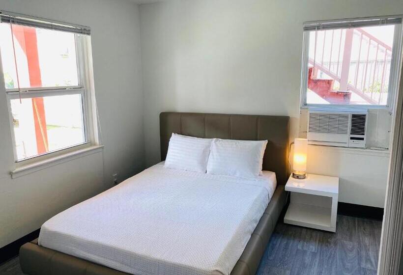 ガーデンビュースタンダードルーム, Rolo Beach