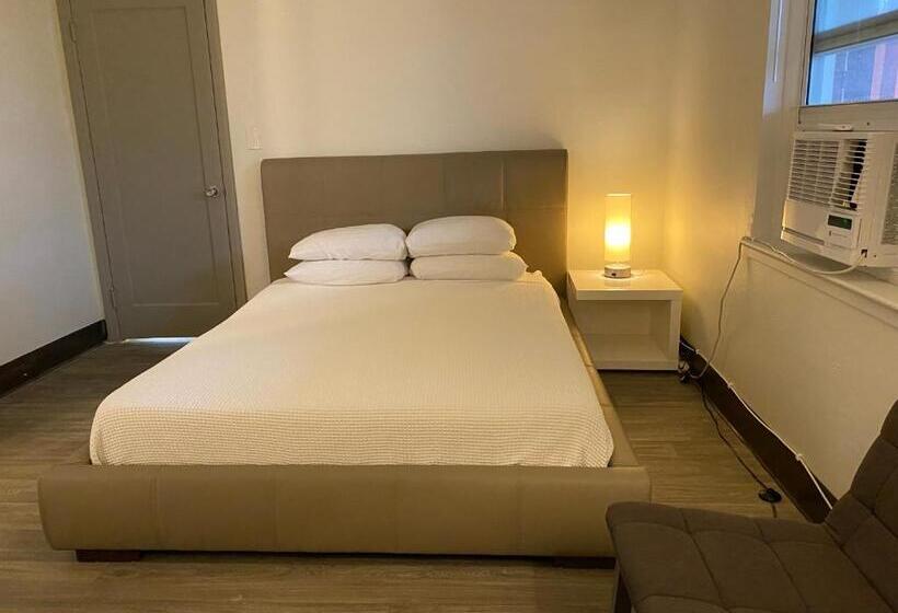 デラックスルーム, Rolo Beach