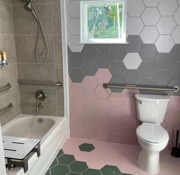 スタンダードスタジオ, Rolo Beach