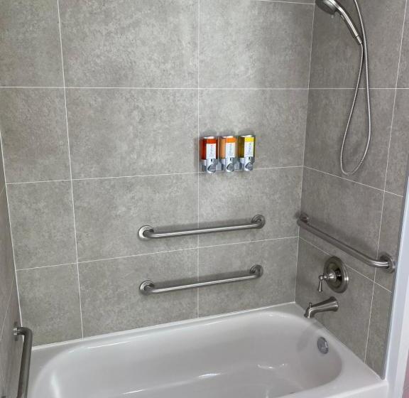 スタンダードスタジオ, Rolo Beach