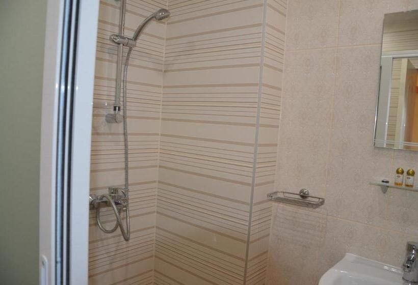 Трехместный Номер Стандарт с Балконом, Sania