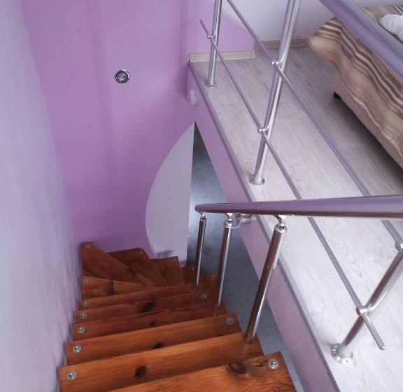 Номер Deluxe, Sania