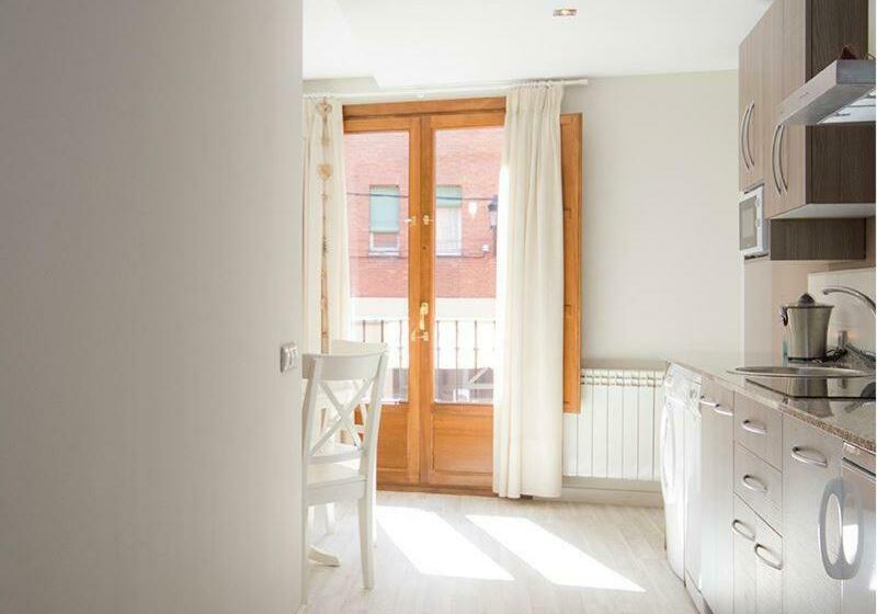 شقة غرفتين, Tres Aguas