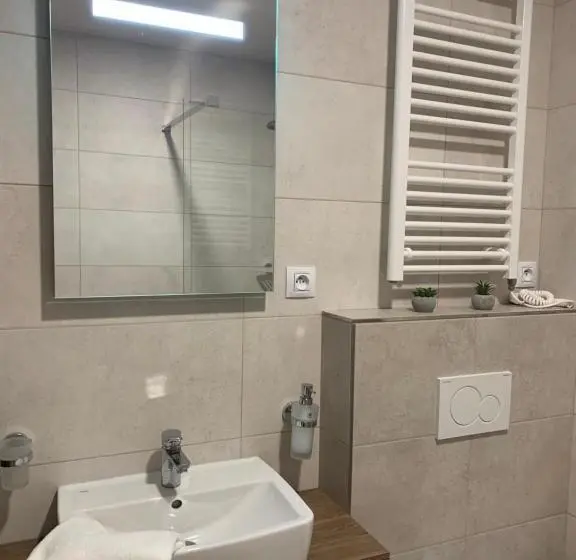 １階の１ベッドルームアパートメント, Apartmány Valča