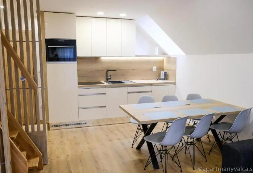 ドゥプレックスルーム, Apartmány Valča