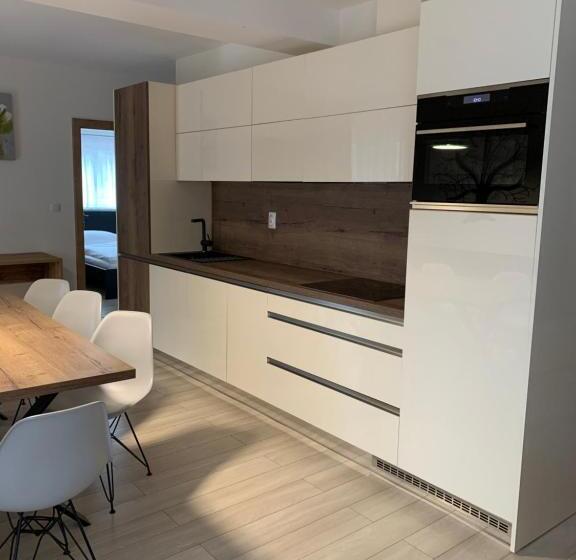 ３ベッドルームアパートメント, Apartmány Valča