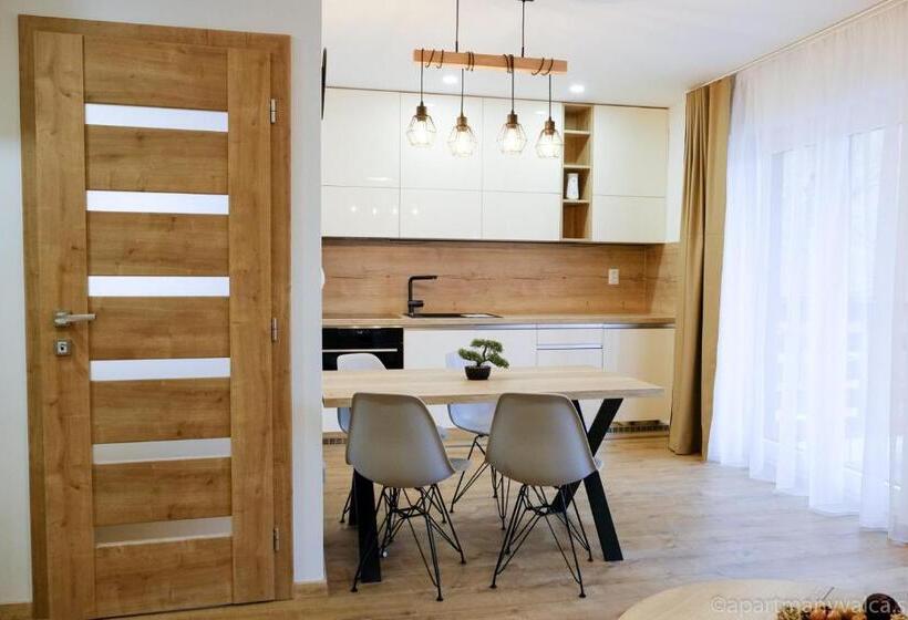 Апартаменты 1 Спальня с Балконом, Apartmány Valča