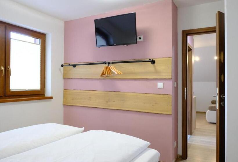 带2个卧室的公寓, Apartmány Valča