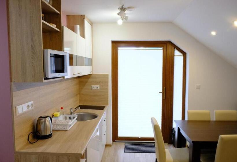 ２ベッドルームアパートメント, Apartmány Valča