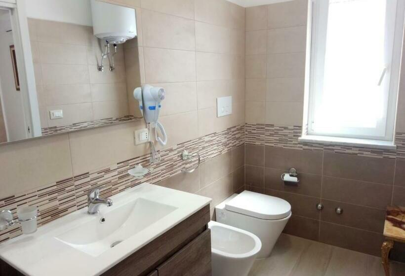 غرفة ديلوكس مزودة بشرفة, Daniela B&b