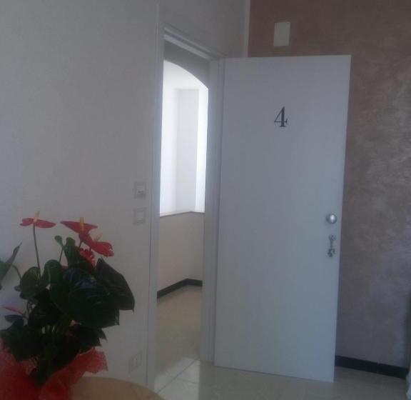 غرفة ديلوكس مطلّة علي البحر, Daniela B&b