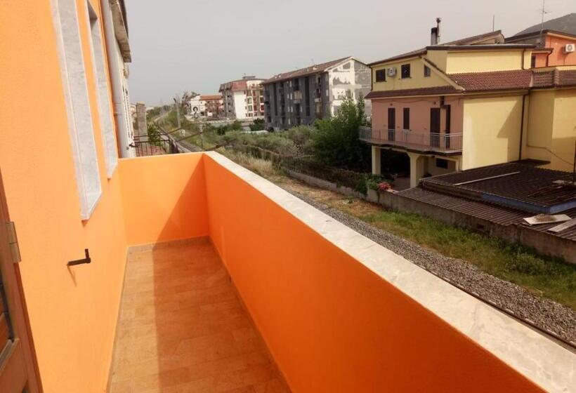 غرفة قياسية مزوَّدة بشُرفة, Daniela B&b