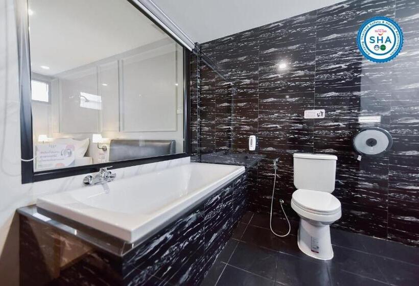 Svit med Jazuzzi, นั่งเล่นกันไหม รีสอร์ท Sha Plus