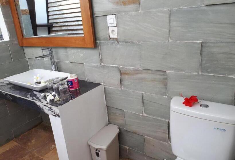 بنجلو عائلى, Coco Bale