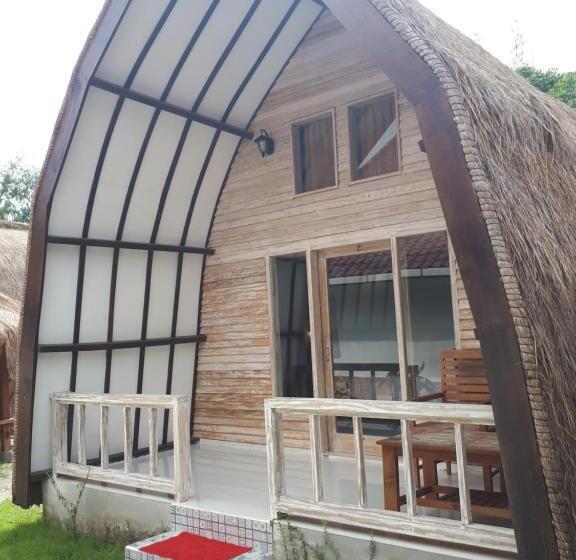 جناح جونيور مزوَّد بتراس, Coco Bale