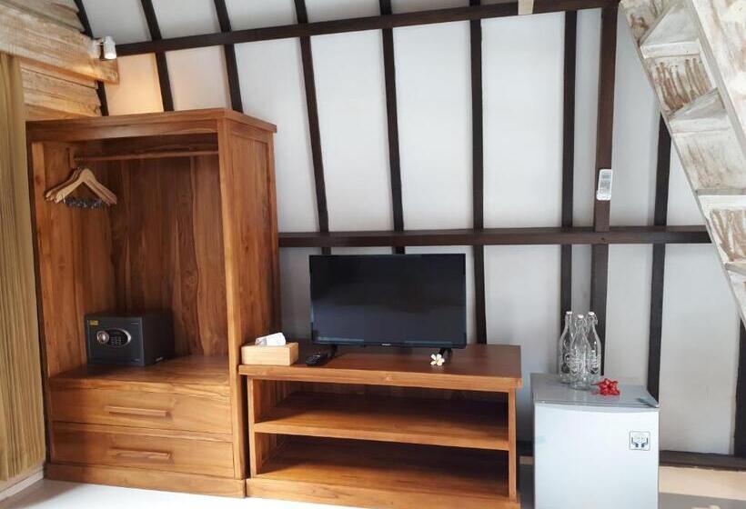 جناح جونيور مزوَّد بتراس, Coco Bale