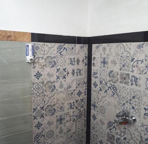 بنجلو عائلى, Coco Bale