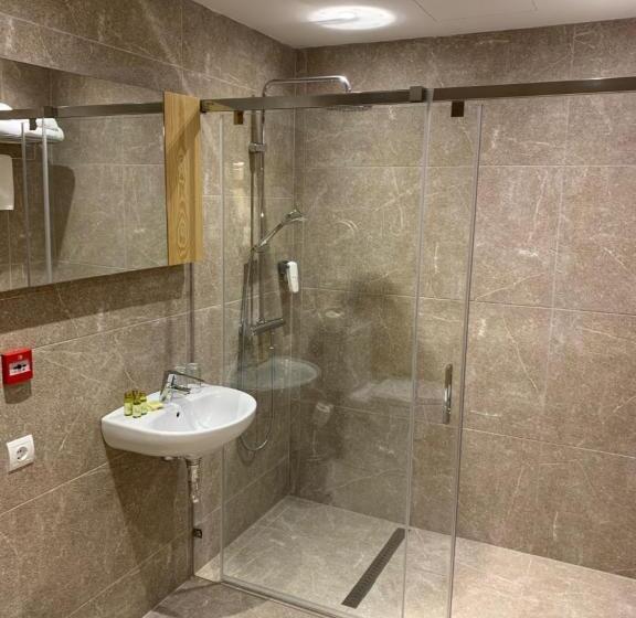 اتاق اکونومی, Sóller Center