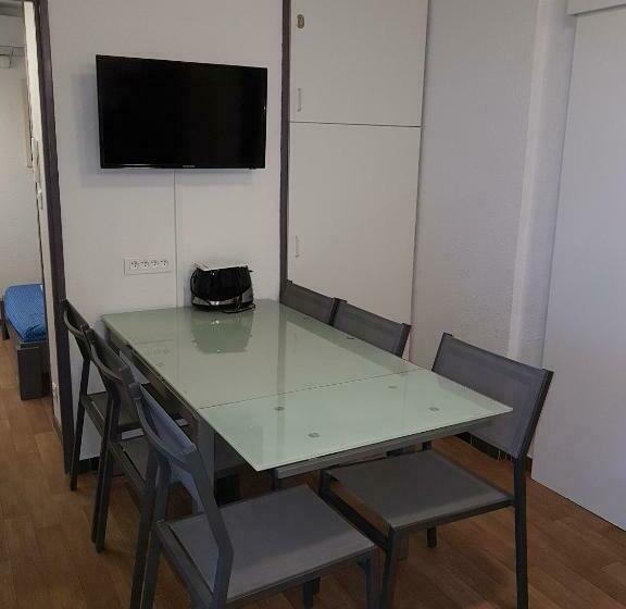 Apartament 1 Dormitor cu Priveliște către Mare, Hyères Parc  Vue Mer Méditterannée