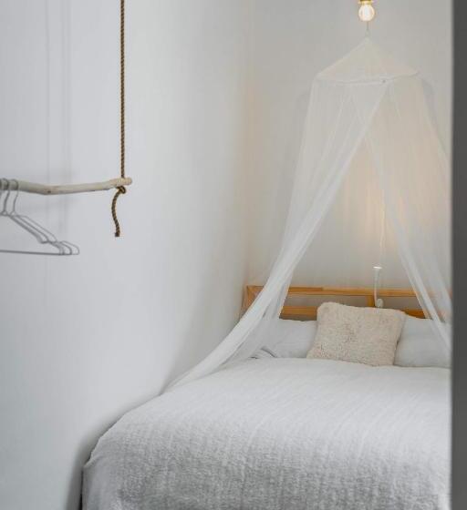 Апартаменты 2 Спальни, Stará škola Hedeč