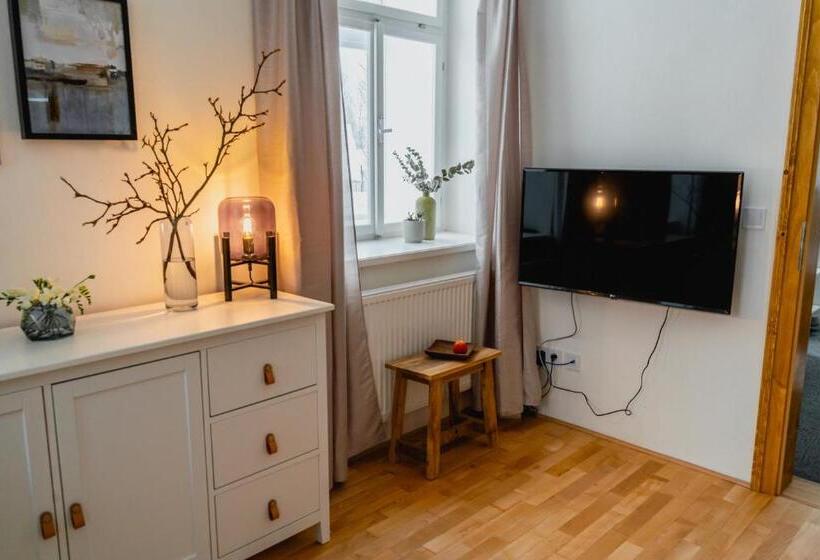 Апартаменты 1 Спальня, Stará škola Hedeč