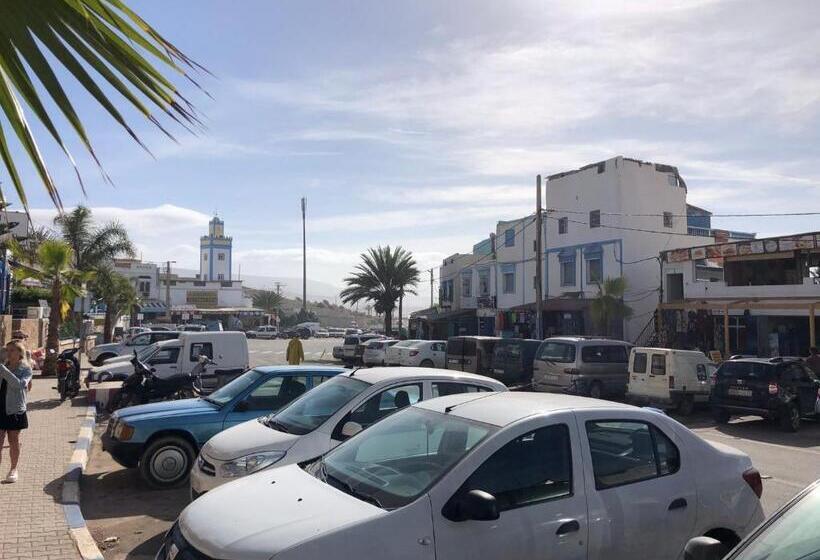 غرفة قياسية, Surf & Skate