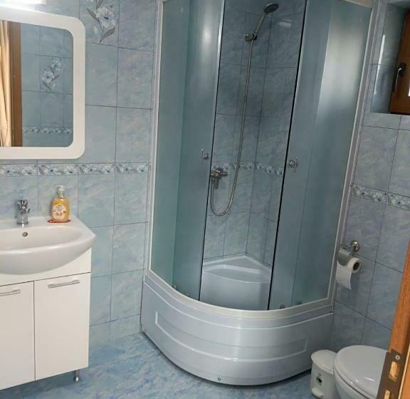 Quarto Estandar, De La Mare La Munte