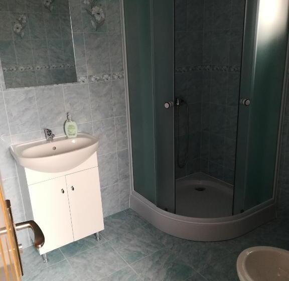 Quarto Estandar, De La Mare La Munte