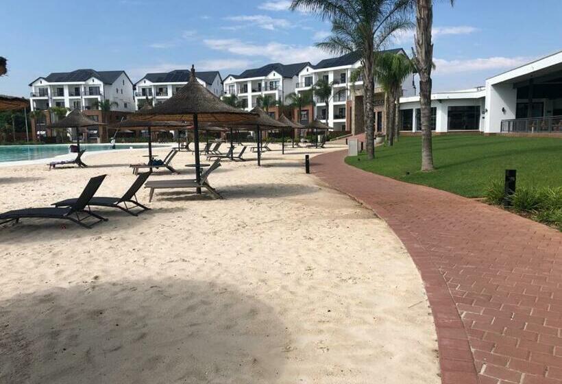 Апартаменты 2 Спальни, The Blyde Crystal Lagoon Riverwalk Estate