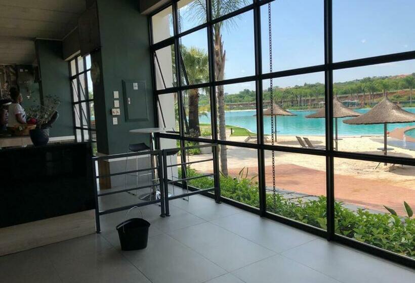 Апартаменты 2 Спальни, The Blyde Crystal Lagoon Riverwalk Estate