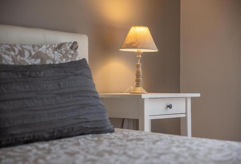 غرفة ديلوكس مزودة بشرفة, B&b Della Stazione