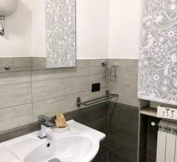 Comfort Kolmen Hengen Huone, B&b Le Due Rose